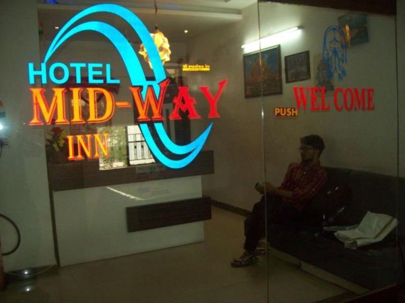 Hotel Mid - Way Inn Gandhinagar Zewnętrze zdjęcie